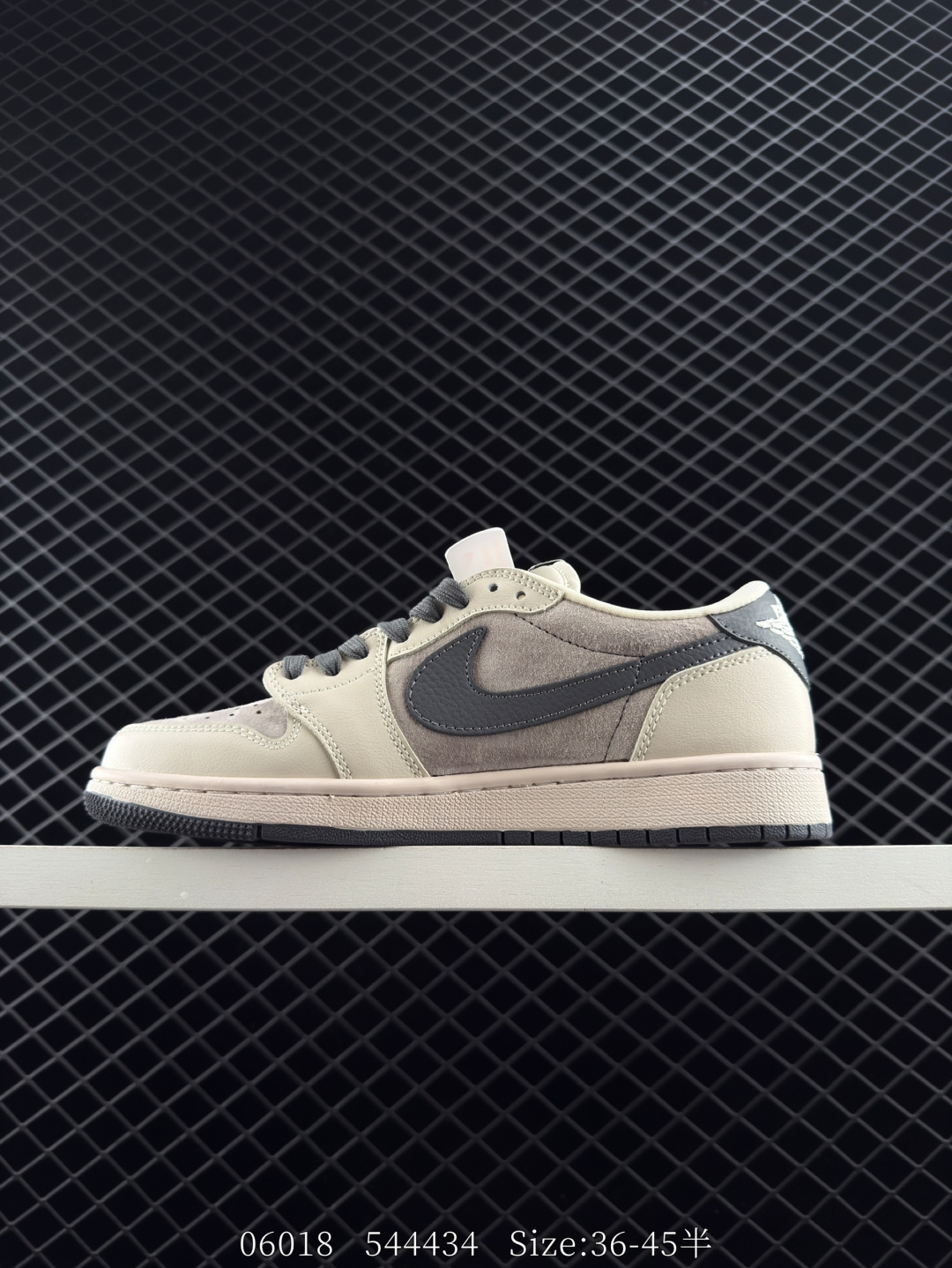 Travis Scott x Air Jordan 1 ” Reverse Mocha “